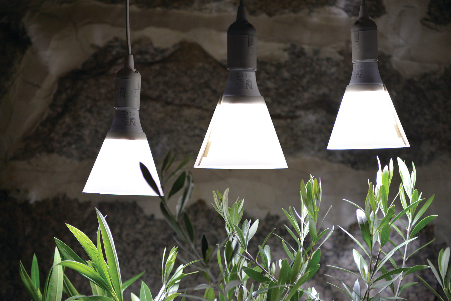 LED-lampa med skärm för växtbelysning – 15 W, E27
